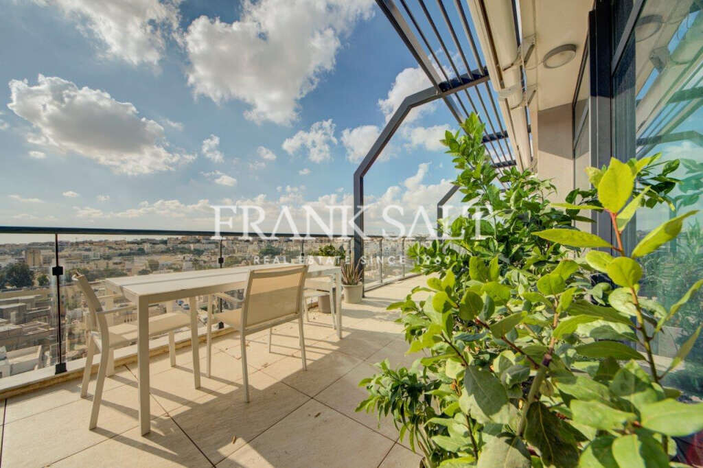 Pender Gardens, 3 Bedrooms Bedrooms, ,1 BathroomBathrooms,For Sale,FRSA-046267