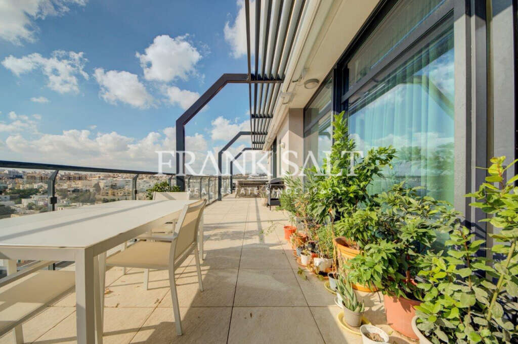 Pender Gardens, 3 Bedrooms Bedrooms, ,1 BathroomBathrooms,For Sale,FRSA-046267