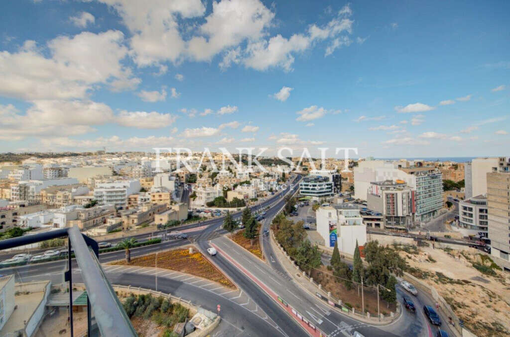 Pender Gardens, 3 Bedrooms Bedrooms, ,1 BathroomBathrooms,For Sale,FRSA-046267