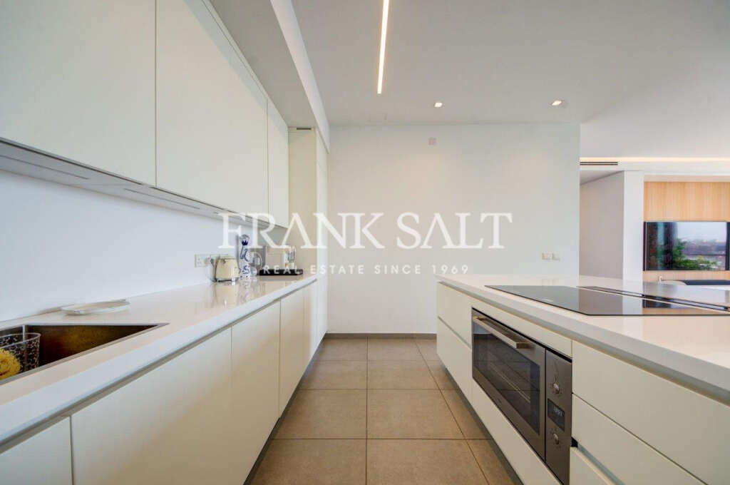 Pender Gardens, 3 Bedrooms Bedrooms, ,1 BathroomBathrooms,For Sale,FRSA-046267