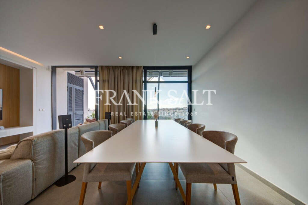 Pender Gardens, 3 Bedrooms Bedrooms, ,1 BathroomBathrooms,For Sale,FRSA-046267