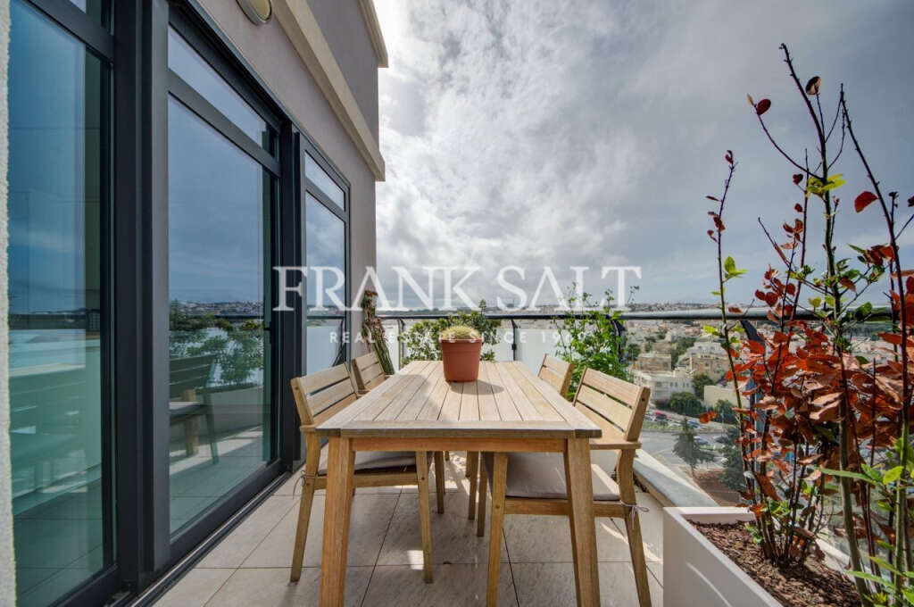 Pender Gardens, 3 Bedrooms Bedrooms, ,1 BathroomBathrooms,For Sale,FRSA-046266