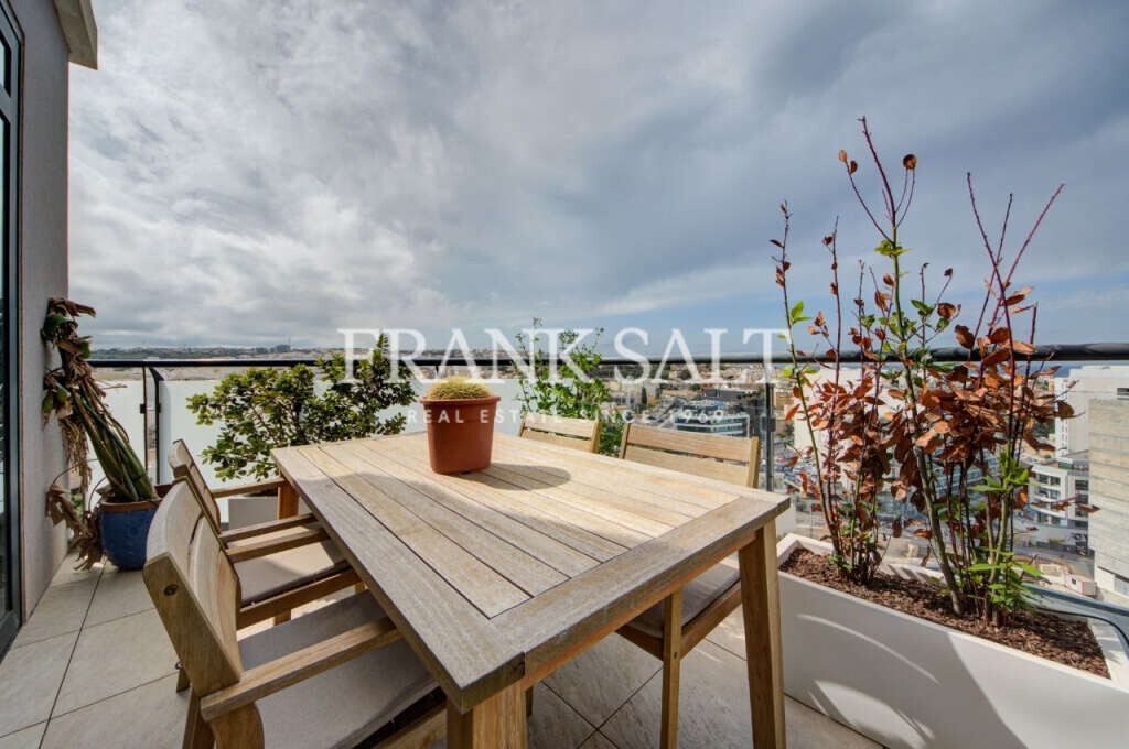 Pender Gardens, 3 Bedrooms Bedrooms, ,1 BathroomBathrooms,For Sale,FRSA-046266