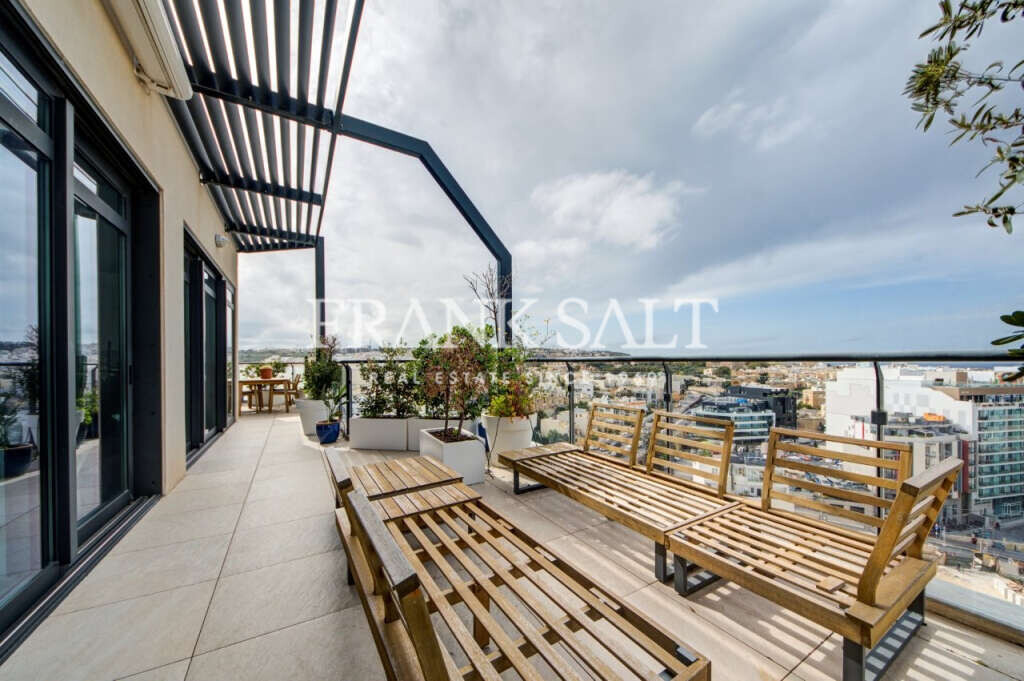 Pender Gardens, 3 Bedrooms Bedrooms, ,1 BathroomBathrooms,For Sale,FRSA-046266