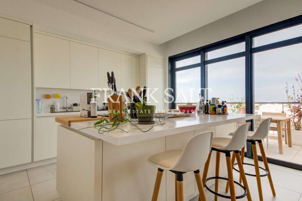 Pender Gardens, 3 Bedrooms Bedrooms, ,1 BathroomBathrooms,For Sale,FRSA-046266