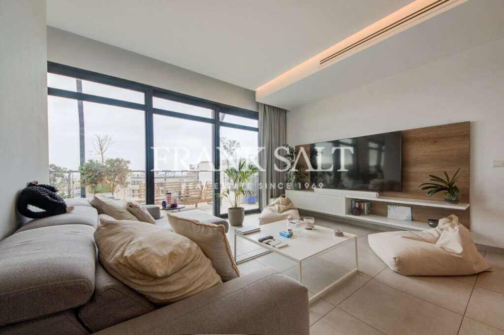 Pender Gardens, 3 Bedrooms Bedrooms, ,1 BathroomBathrooms,For Sale,FRSA-046266