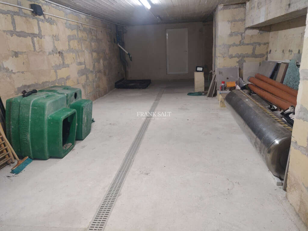 Swieqi, 3 Bedrooms Bedrooms, ,For Sale,FRSA-323746