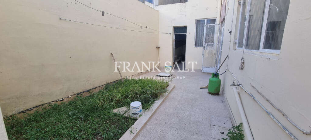 Zurrieq, 6 Bedrooms Bedrooms, ,3 BathroomsBathrooms,For Sale,FRSA-323802