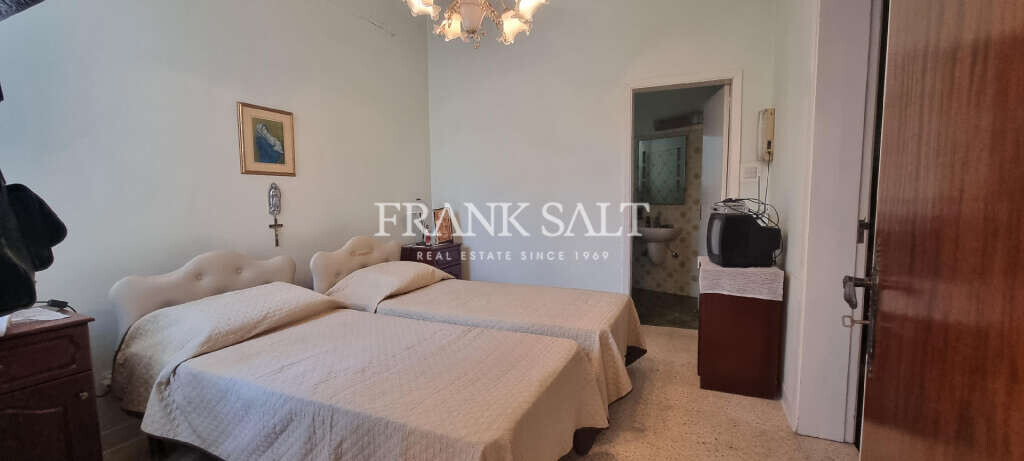 Zurrieq, 6 Bedrooms Bedrooms, ,3 BathroomsBathrooms,For Sale,FRSA-323802