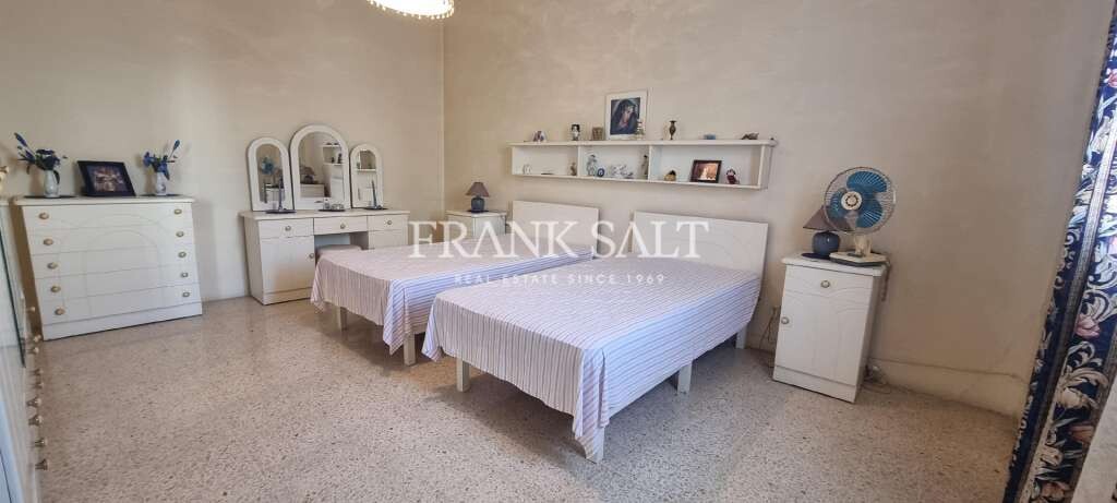 Zurrieq, 6 Bedrooms Bedrooms, ,3 BathroomsBathrooms,For Sale,FRSA-323792