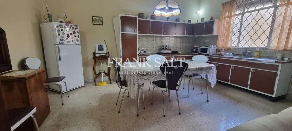 Zurrieq, 6 Bedrooms Bedrooms, ,3 BathroomsBathrooms,For Sale,FRSA-323792
