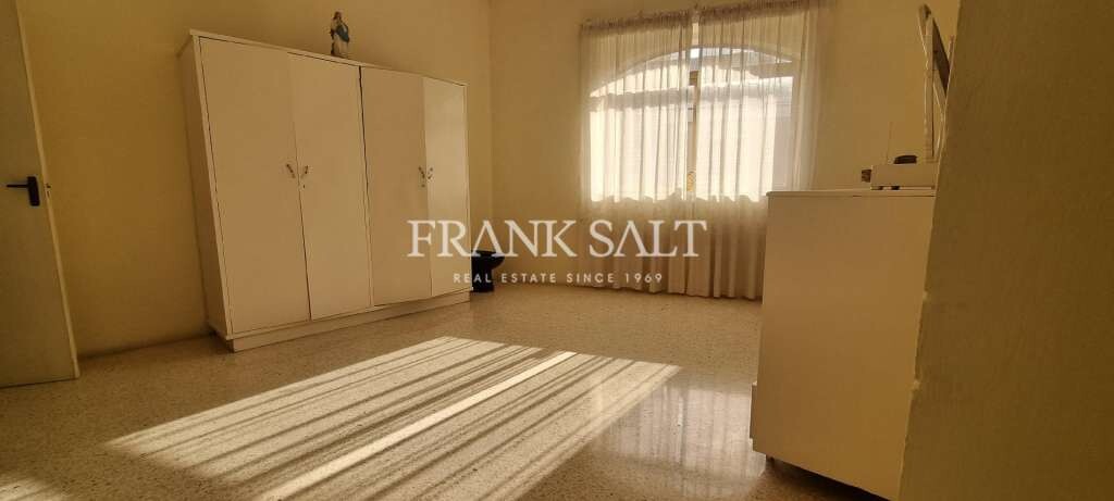 Zurrieq, 6 Bedrooms Bedrooms, ,3 BathroomsBathrooms,For Sale,FRSA-323792