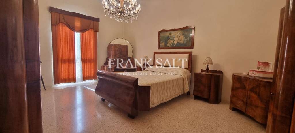 Zurrieq, 6 Bedrooms Bedrooms, ,3 BathroomsBathrooms,For Sale,FRSA-323792