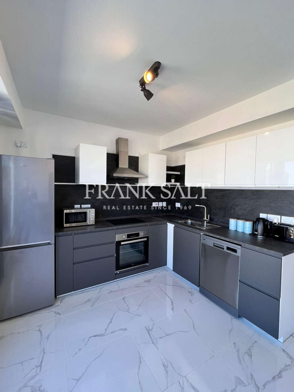 Swieqi, 3 Bedrooms Bedrooms, ,1 BathroomBathrooms,For Sale,FRSA-046049