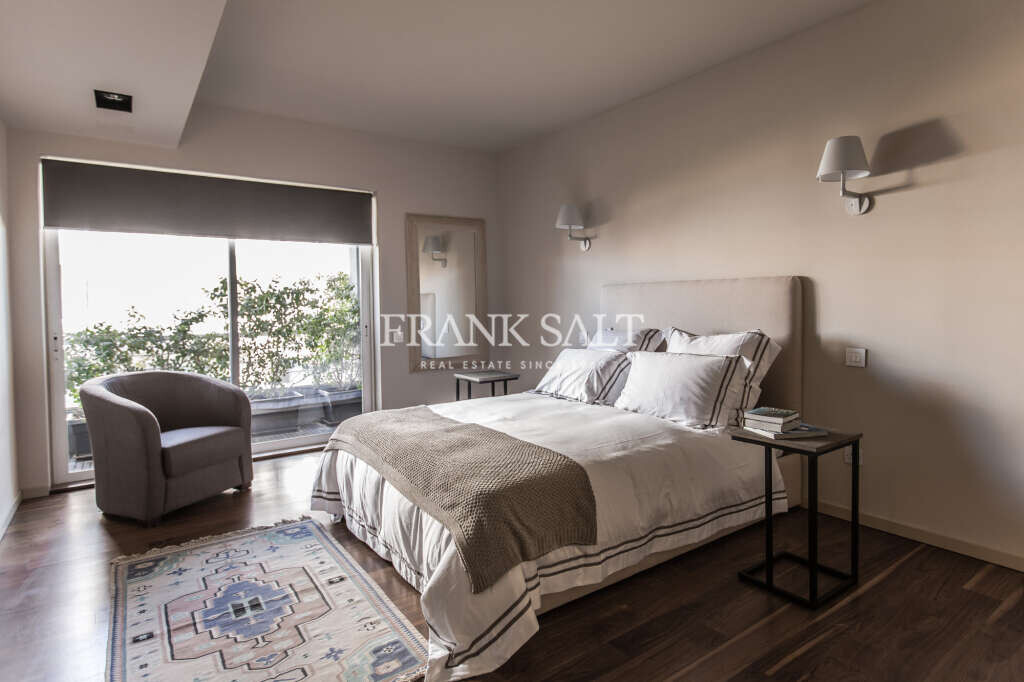 Ta' Xbiex, 3 Bedrooms Bedrooms, ,2 BathroomsBathrooms,For Sale,FRSA-917359