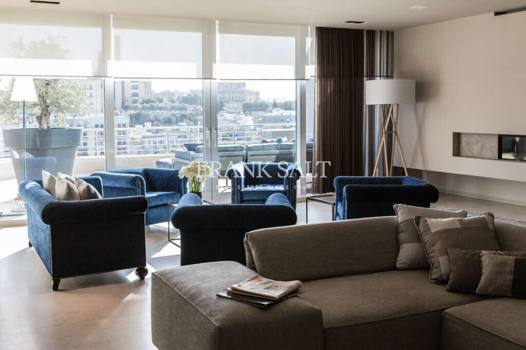 Ta' Xbiex, 3 Bedrooms Bedrooms, ,2 BathroomsBathrooms,For Sale,FRSA-917359