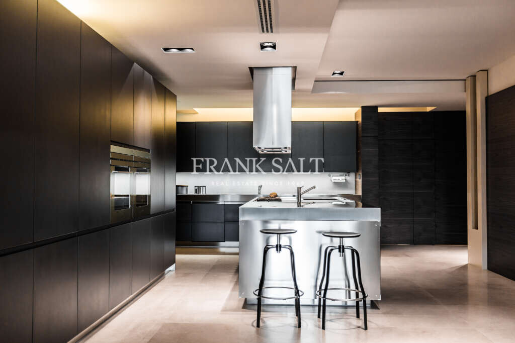 Ta' Xbiex, 3 Bedrooms Bedrooms, ,2 BathroomsBathrooms,For Sale,FRSA-917359