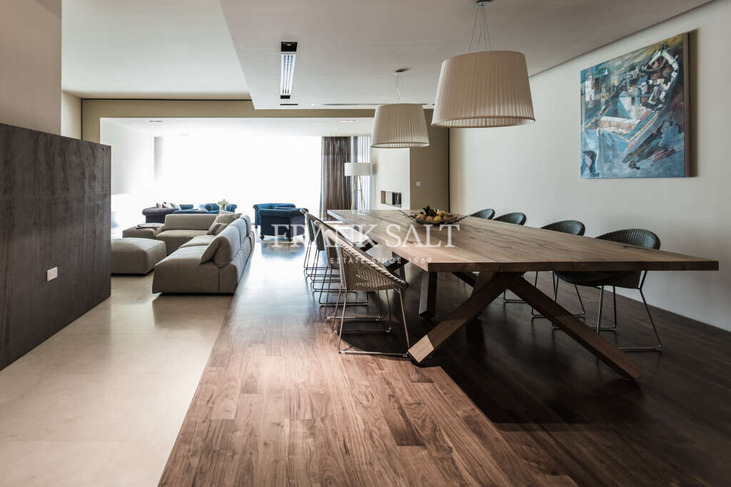 Ta' Xbiex, 3 Bedrooms Bedrooms, ,2 BathroomsBathrooms,For Sale,FRSA-917359