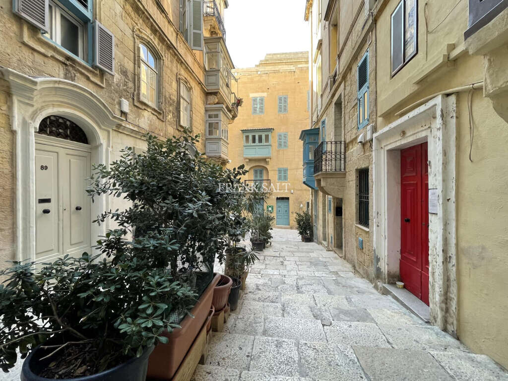 Valletta, 1 Bedroom Bedrooms, ,1 BathroomBathrooms,For Sale,FRSA-752899