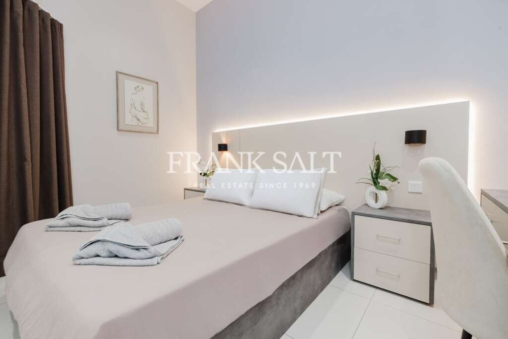 Pender Gardens, 3 Bedrooms Bedrooms, ,1 BathroomBathrooms,For Sale,FRSA-046171