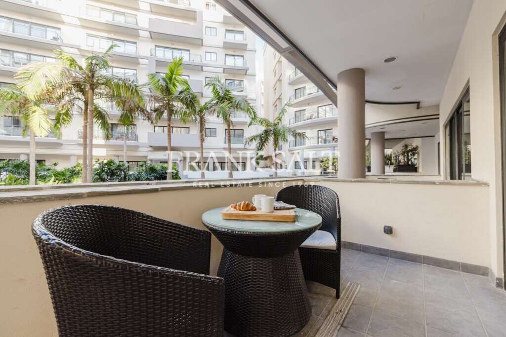 Pender Gardens, 3 Bedrooms Bedrooms, ,1 BathroomBathrooms,For Sale,FRSA-046171