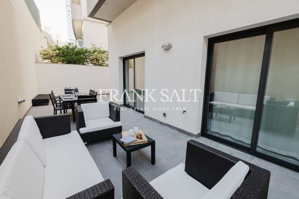 Pender Gardens, 3 Bedrooms Bedrooms, ,1 BathroomBathrooms,For Sale,FRSA-046171