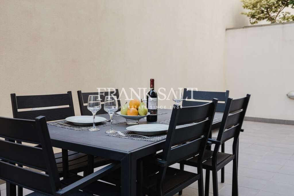 Pender Gardens, 3 Bedrooms Bedrooms, ,1 BathroomBathrooms,For Sale,FRSA-046171