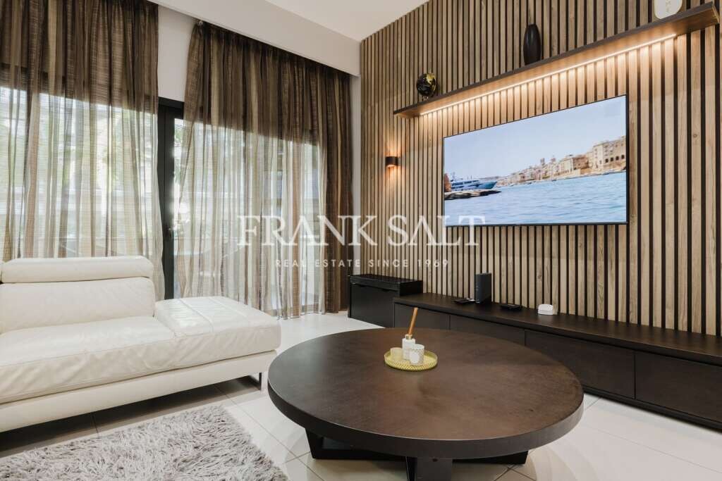 Pender Gardens, 3 Bedrooms Bedrooms, ,1 BathroomBathrooms,For Sale,FRSA-046171