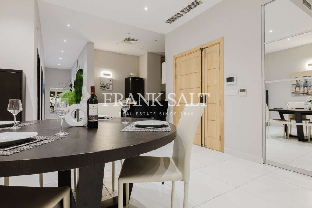 Pender Gardens, 3 Bedrooms Bedrooms, ,1 BathroomBathrooms,For Sale,FRSA-046171