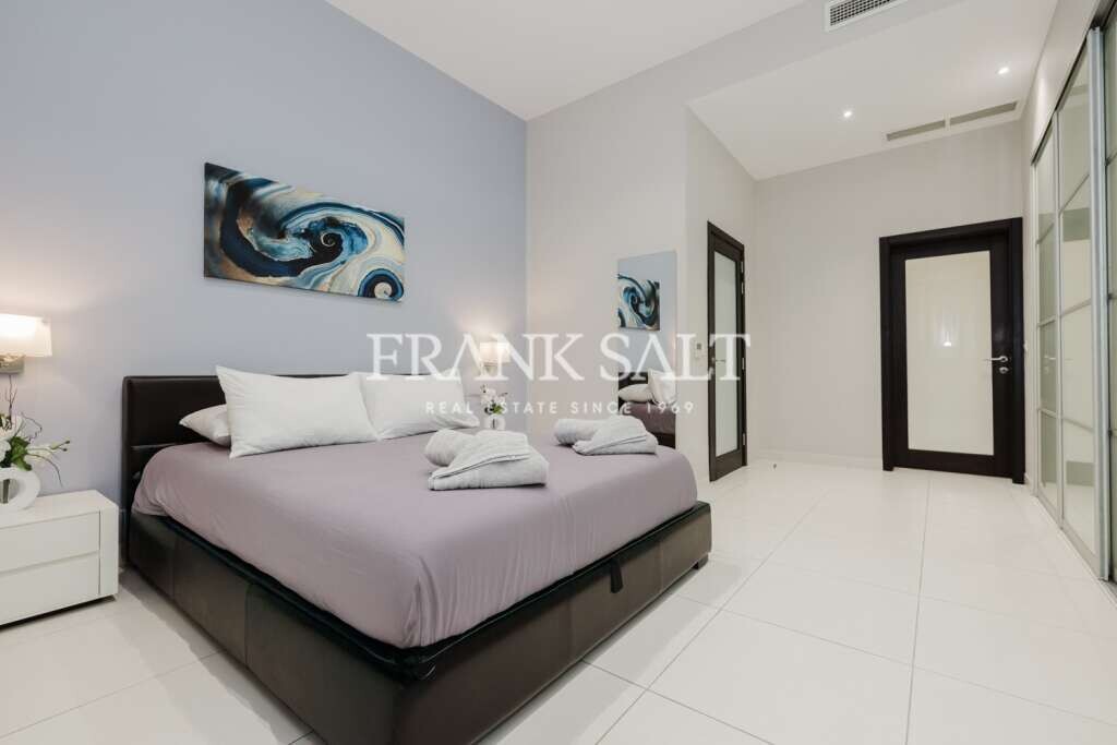 Pender Gardens, 3 Bedrooms Bedrooms, ,1 BathroomBathrooms,For Sale,FRSA-046171