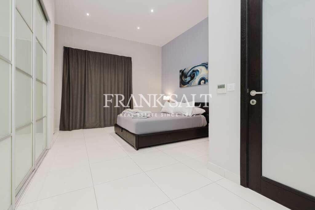 Pender Gardens, 3 Bedrooms Bedrooms, ,1 BathroomBathrooms,For Sale,FRSA-046171