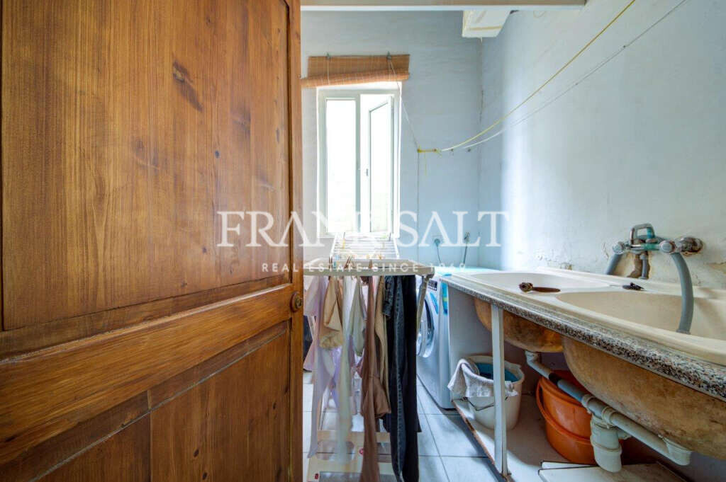 Senglea, 2 Bedrooms Bedrooms, ,1 BathroomBathrooms,For Sale,FRSA-752589