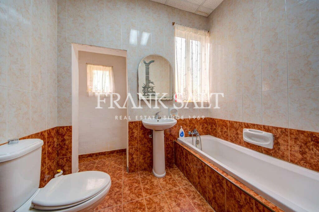 Senglea, 2 Bedrooms Bedrooms, ,1 BathroomBathrooms,For Sale,FRSA-752589