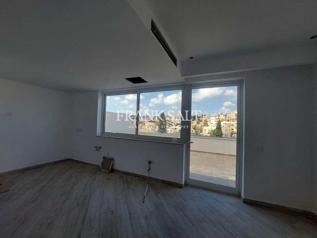 Gzira, 3 Bedrooms Bedrooms, ,2 BathroomsBathrooms,For Sale,FRSA-046119