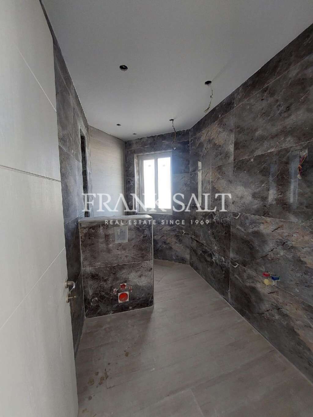 Gzira, 3 Bedrooms Bedrooms, ,2 BathroomsBathrooms,For Sale,FRSA-046119
