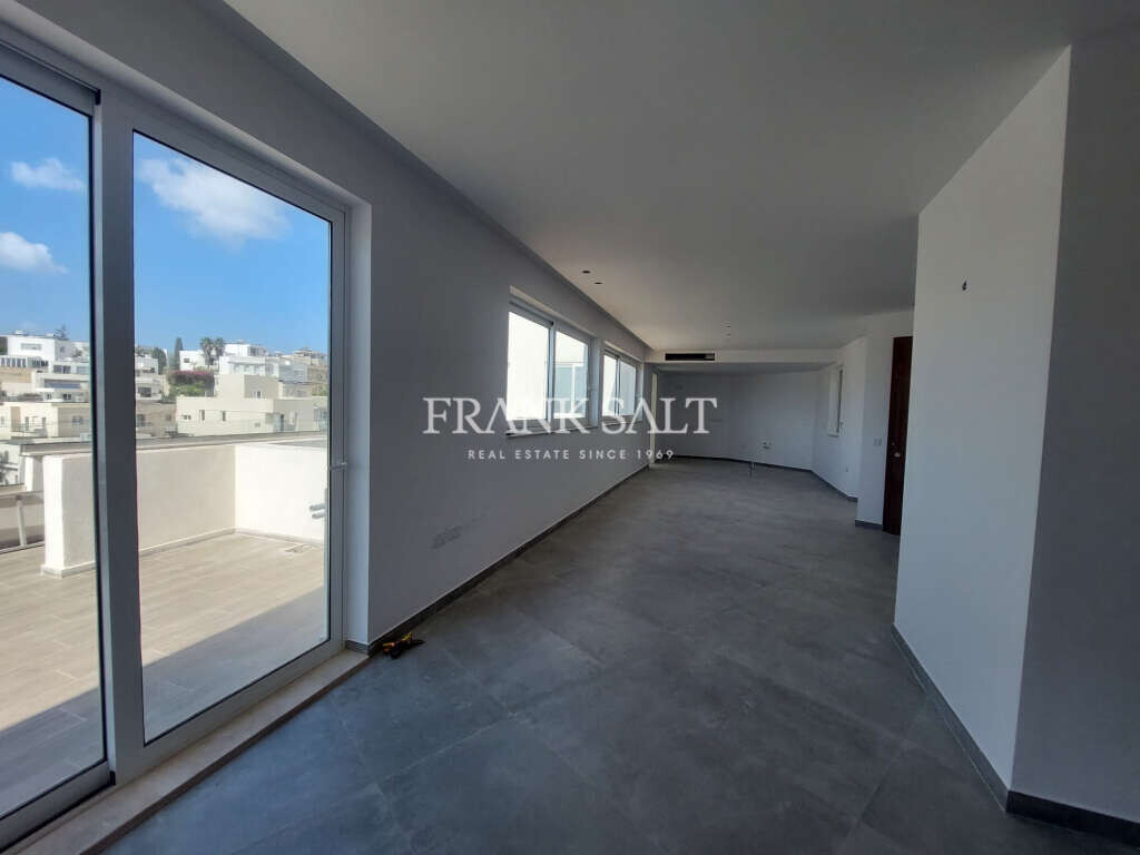 Gzira, 3 Bedrooms Bedrooms, ,3 BathroomsBathrooms,For Sale,FRSA-046120
