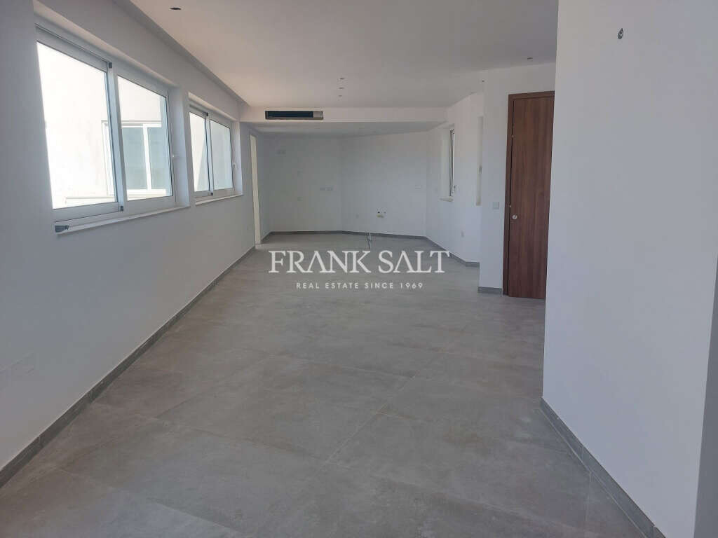 Gzira, 3 Bedrooms Bedrooms, ,3 BathroomsBathrooms,For Sale,FRSA-046120