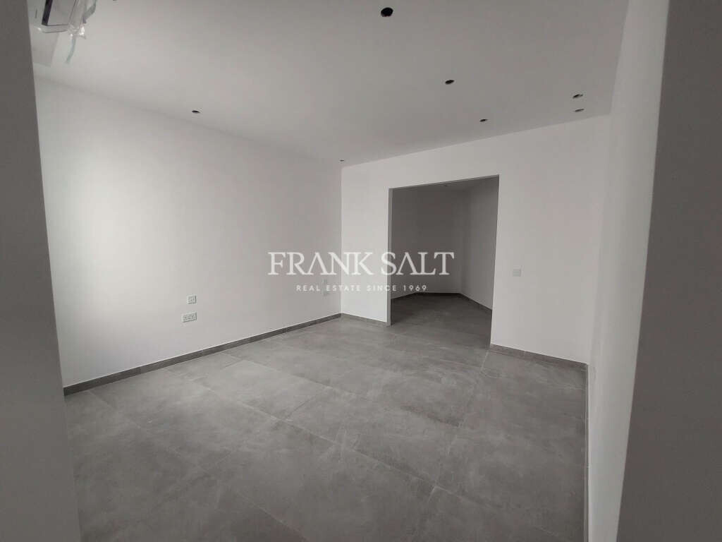 Gzira, 3 Bedrooms Bedrooms, ,3 BathroomsBathrooms,For Sale,FRSA-046120