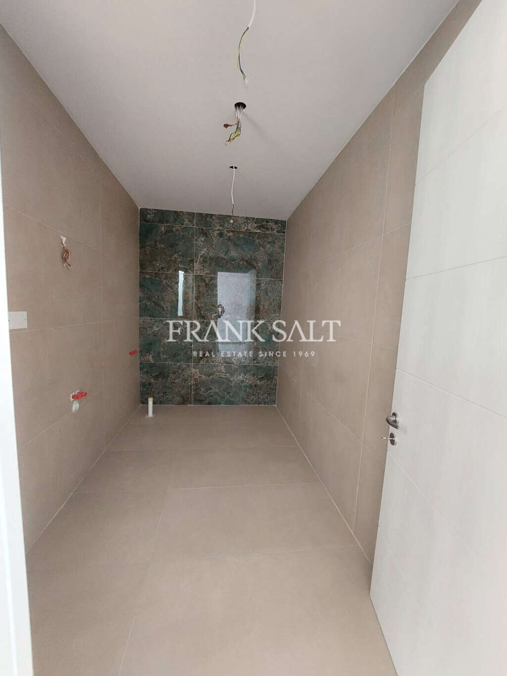 Gzira, 3 Bedrooms Bedrooms, ,3 BathroomsBathrooms,For Sale,FRSA-046120