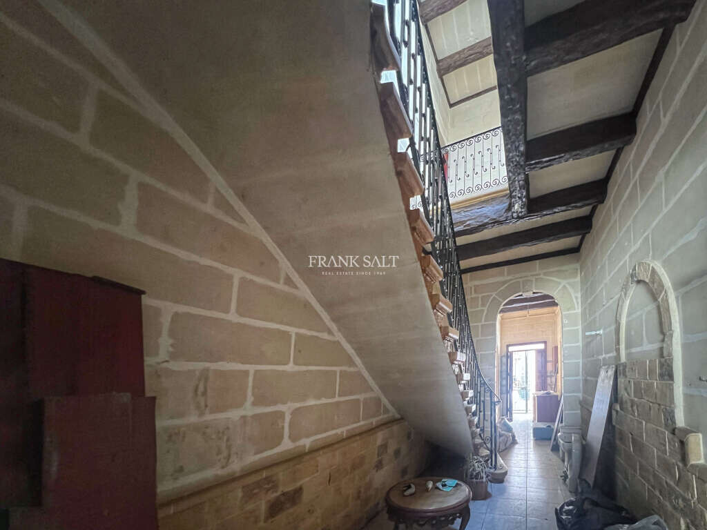 Paola, 3 Bedrooms Bedrooms, ,2 BathroomsBathrooms,For Sale,FRSA-428021