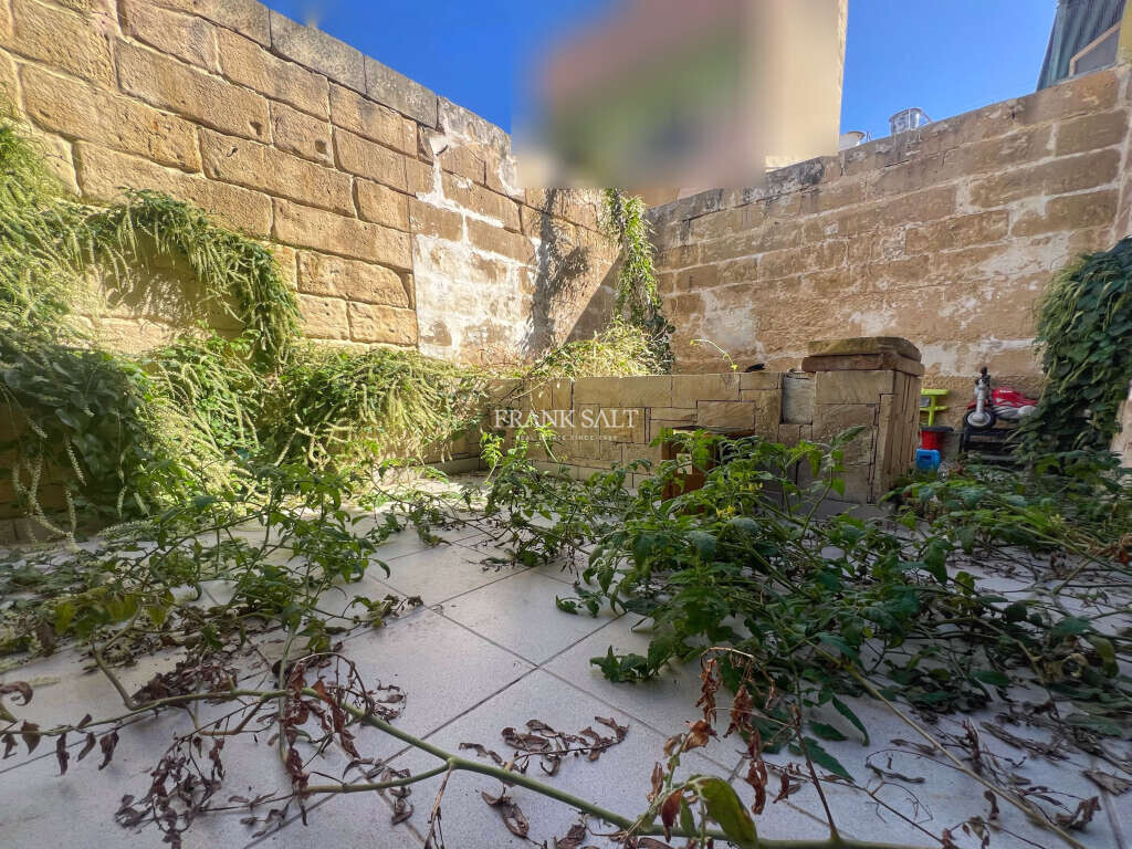 Paola, 3 Bedrooms Bedrooms, ,2 BathroomsBathrooms,For Sale,FRSA-428021