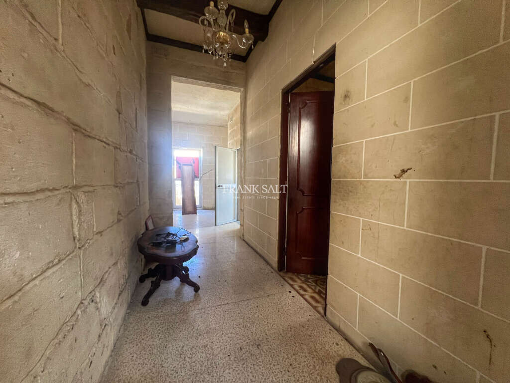 Paola, 3 Bedrooms Bedrooms, ,2 BathroomsBathrooms,For Sale,FRSA-428021