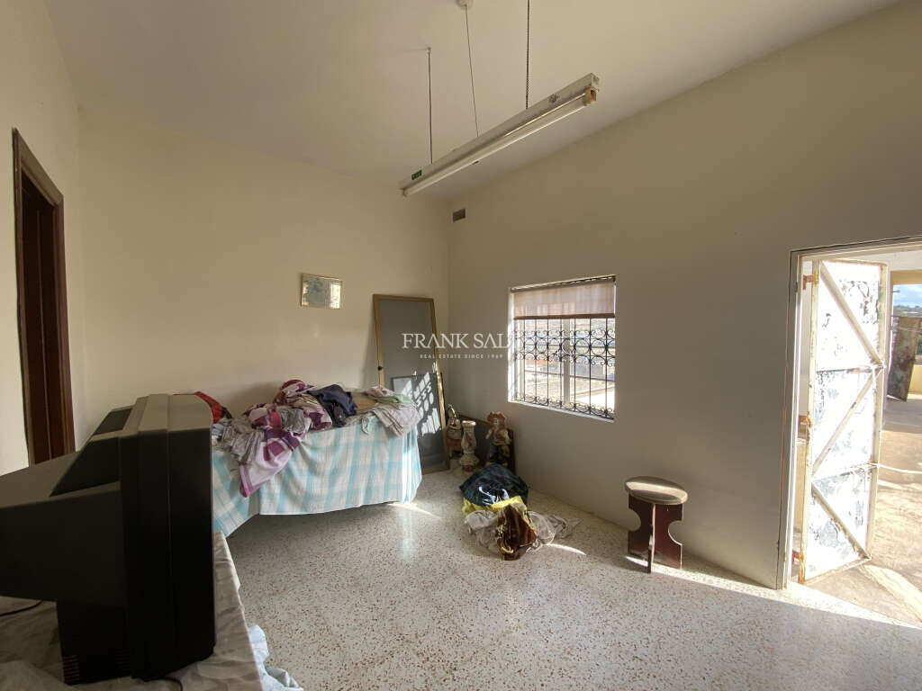 Marsascala, 3 Bedrooms Bedrooms, ,1 BathroomBathrooms,For Sale,FRSA-427974