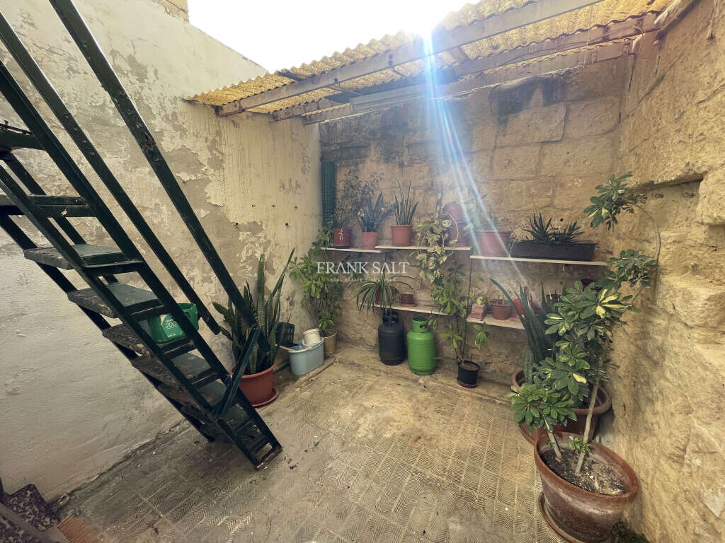 Cospicua, 3 Bedrooms Bedrooms, ,1 BathroomBathrooms,For Sale,FRSA-427918