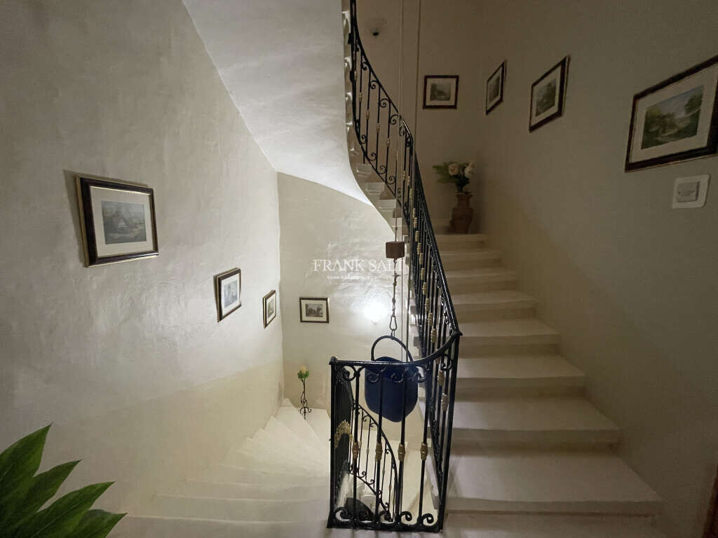 Cospicua, 3 Bedrooms Bedrooms, ,1 BathroomBathrooms,For Sale,FRSA-427918