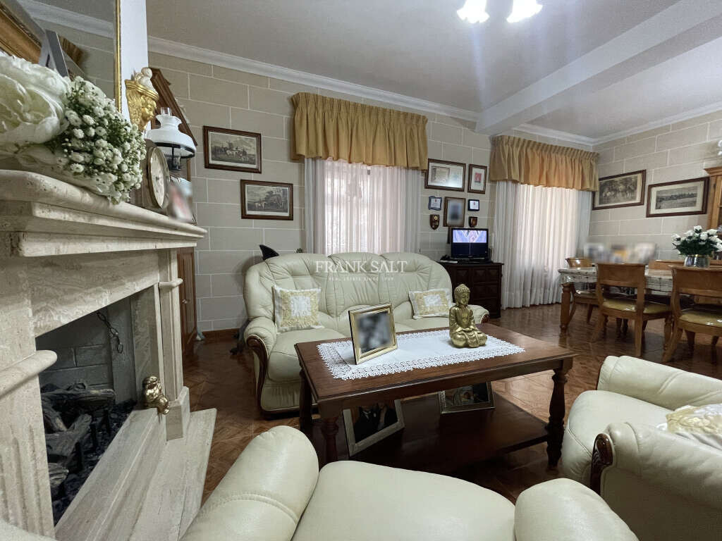 Cospicua, 3 Bedrooms Bedrooms, ,1 BathroomBathrooms,For Sale,FRSA-427918