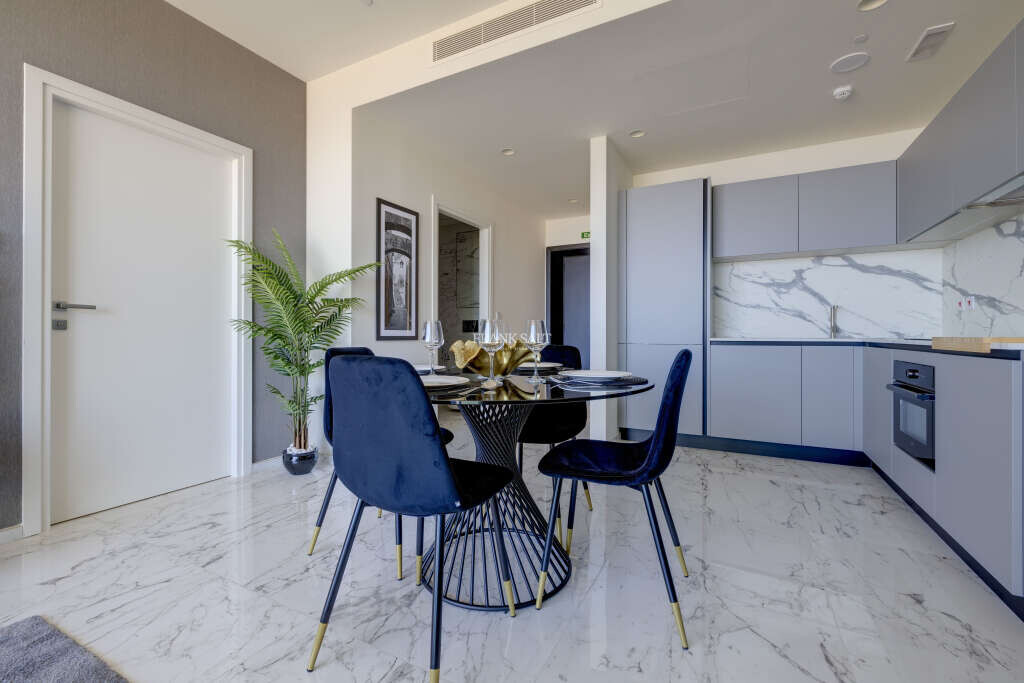 Mercury Towers, 1 Bedroom Bedrooms, ,1 BathroomBathrooms,For Sale,FRSA-045895