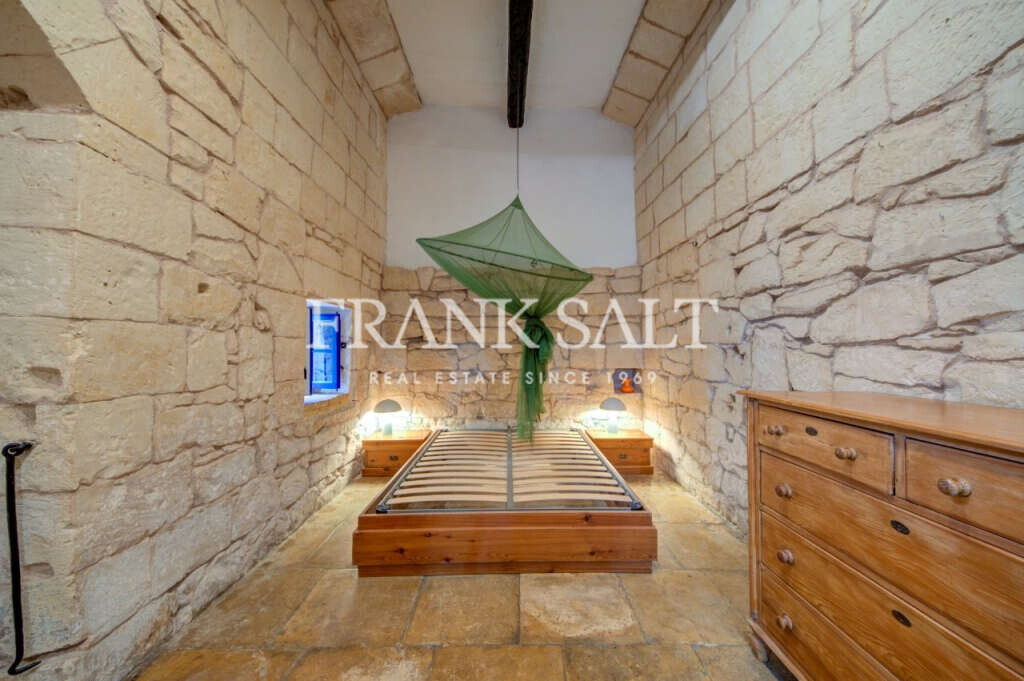 Gharghur, 3 Bedrooms Bedrooms, ,1 BathroomBathrooms,For Sale,FRSA-045721