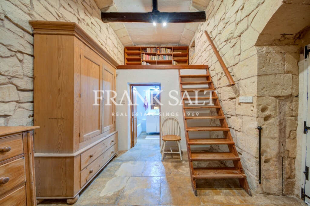 Gharghur, 3 Bedrooms Bedrooms, ,1 BathroomBathrooms,For Sale,FRSA-045721