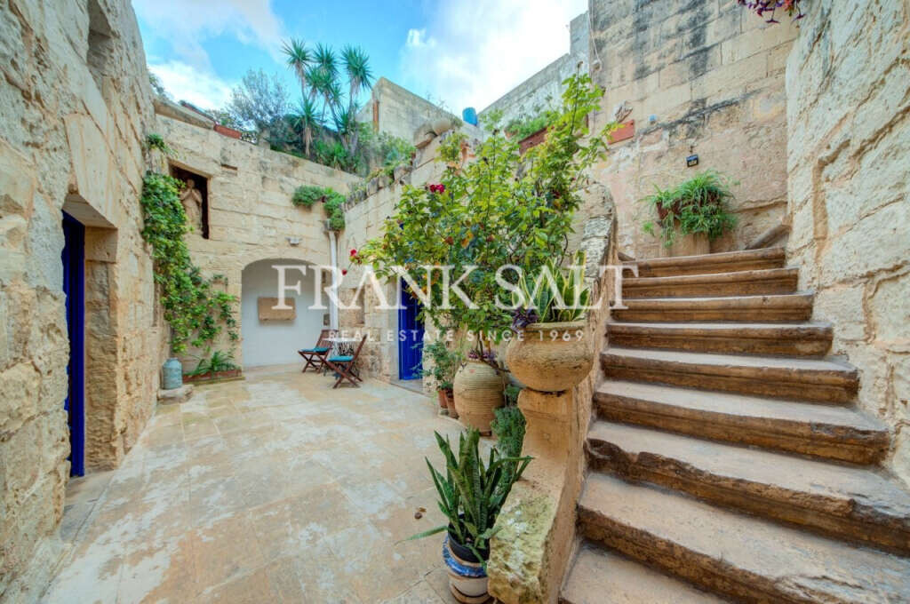 Gharghur, 3 Bedrooms Bedrooms, ,1 BathroomBathrooms,For Sale,FRSA-045721